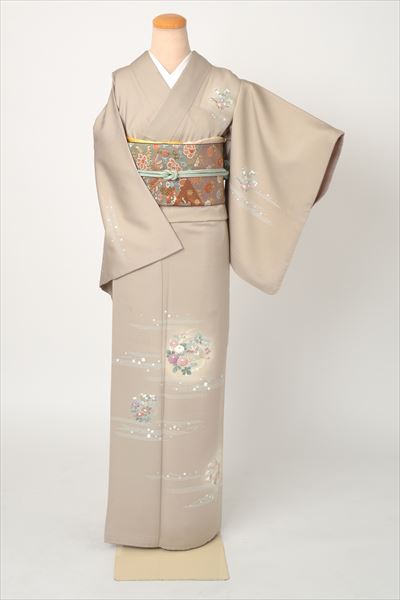 訪問着(白茶・花の丸)