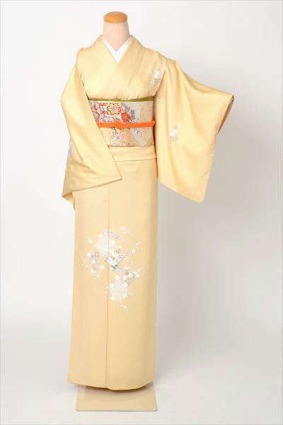 訪問着(卵色・囲み枠)