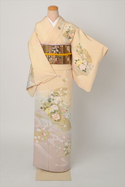 訪問着［クリーム色の地紙模様］