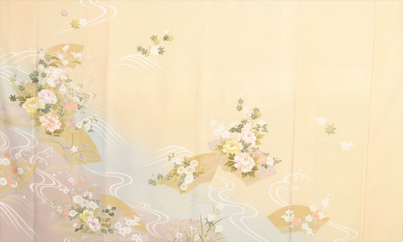 訪問着［クリーム色の地紙模様］