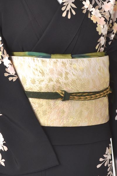 訪問着［黒地の桜模様］