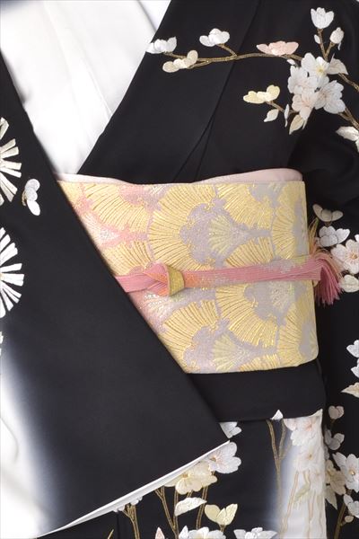 訪問着［白地の花模様］