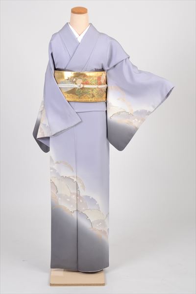 訪問着［グレー地の雪輪模様］
