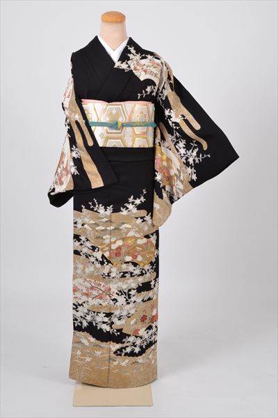 訪問着［黒地の地紙模様］