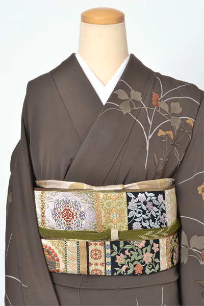 訪問着[茶系・椿やツタ]