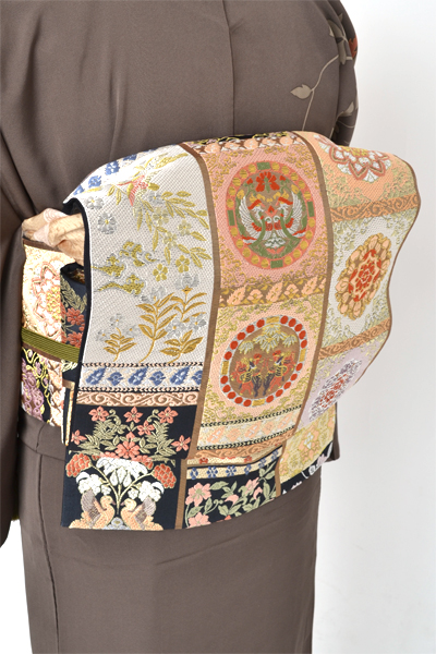 訪問着[茶系・椿やツタ]