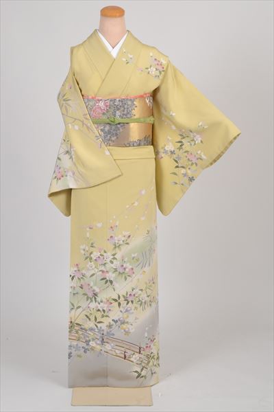 訪問着［鶸色の橋模様］