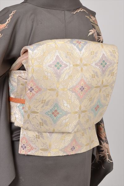 訪問着［灰色地の花筏模様］