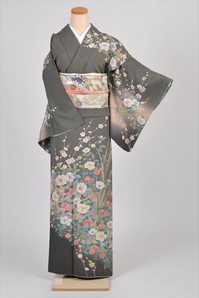 訪問着［木賊色の花模様］