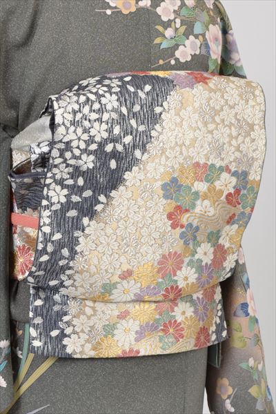 訪問着［木賊色の花模様］