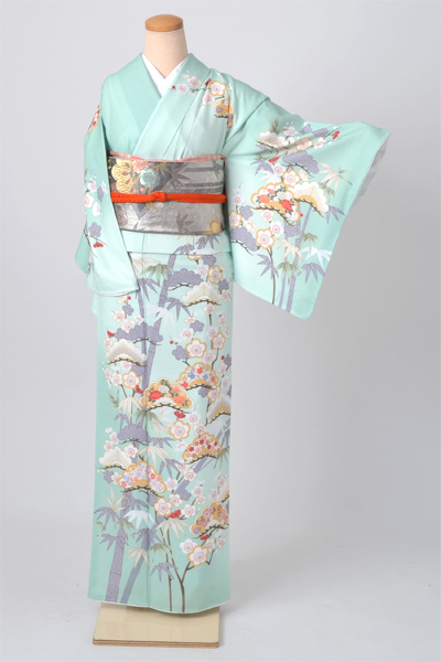 訪問着［白緑色地の松竹梅模様］