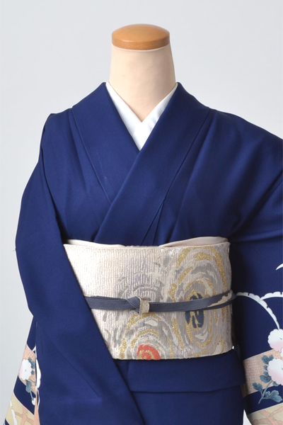 訪問着［紺地に流水と露芝模様］