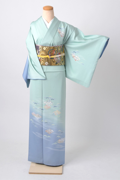 訪問着［青水色地に波に源氏香模様］