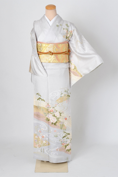 訪問着「薄グレーに流水牡丹模様」