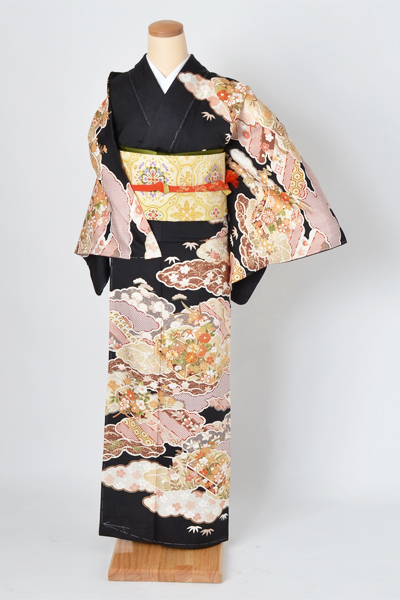 訪問着「黒地雲取り鹿の子絞り模様」