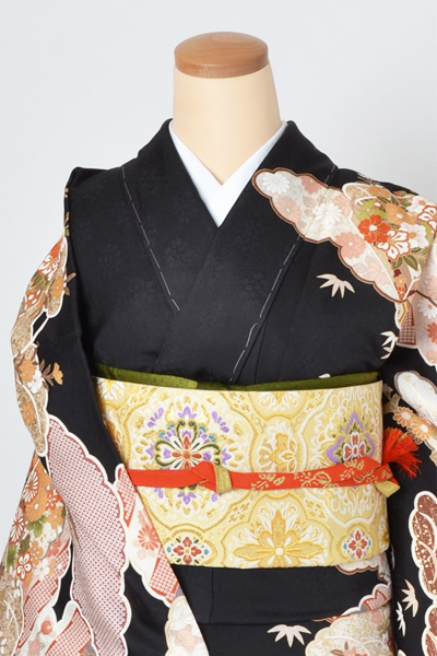 訪問着「黒地雲取り鹿の子絞り模様」