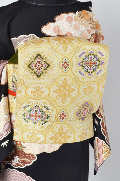 訪問着「黒地雲取り鹿の子絞り模様」