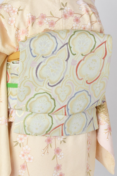 訪問着「クリーム色に枝垂れ桜」