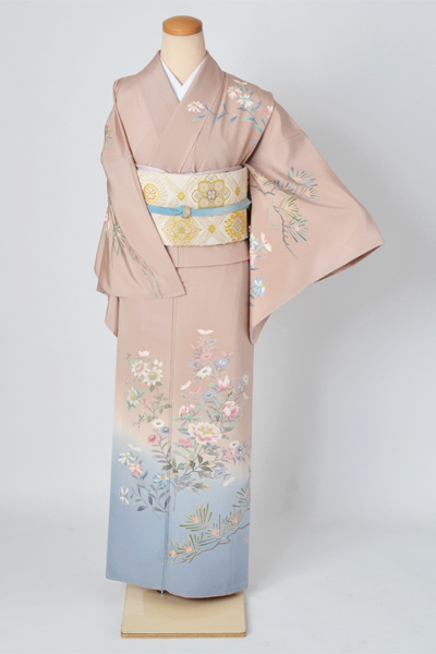 訪問着「退紅色に牡丹・若松模様」