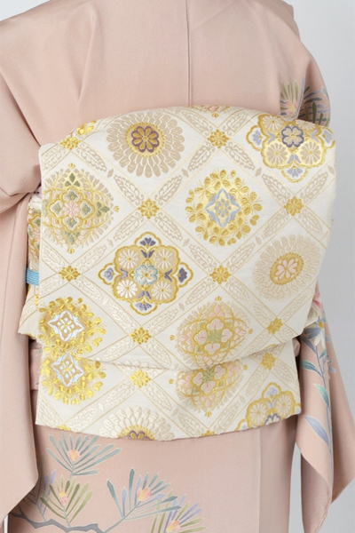 訪問着「退紅色に牡丹・若松模様」