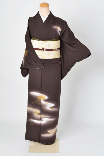 訪問着「栗色に松竹梅模様」