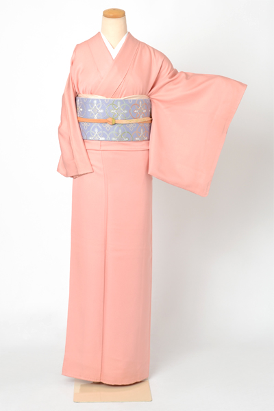 色無地(淡いピンク地・紋なし)