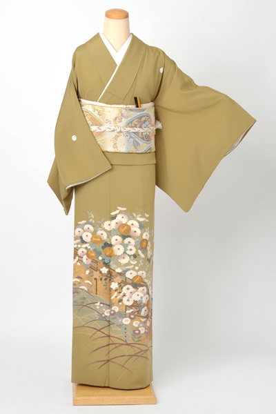 色留袖[藁色地の花模様 ]