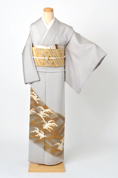 色留袖[銀鼠色の波頭模様]