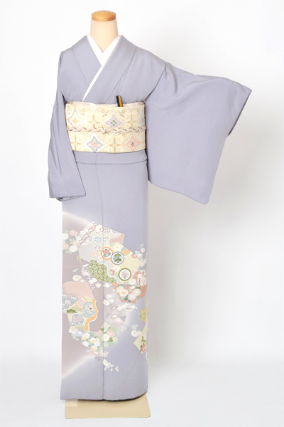 色留袖［淡藤色・菊］