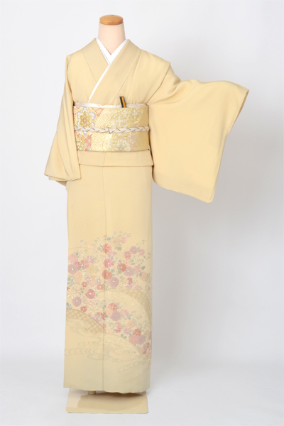 色留袖［クリーム・菊］