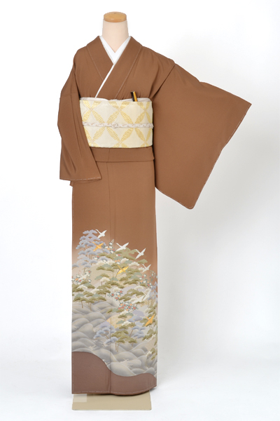 色留袖[茶色に鶴や松模様]