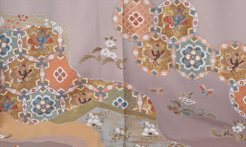 色留袖［藤色の七宝模様］