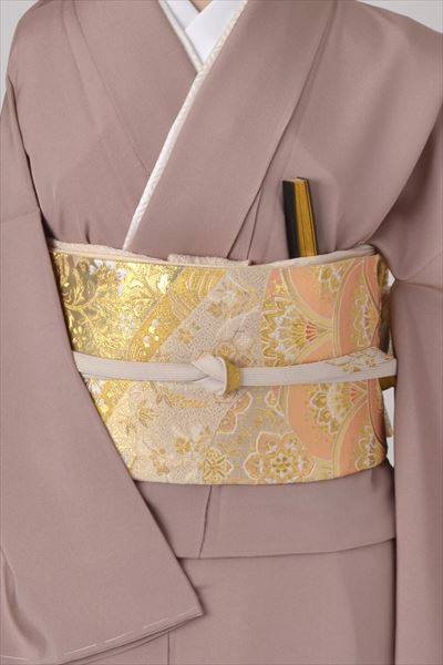 色留袖［紅藤の江戸解模様］