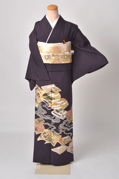 色留袖[紫色地の冊子模様]