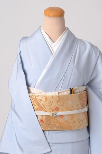 色留袖[水色の冊子模様]