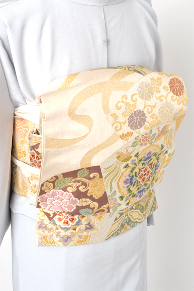 色留袖［雪輪青海波・花］