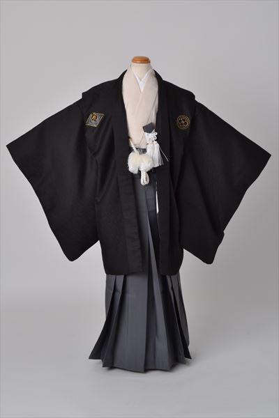 紋付羽織・袴［ジュニア黒紋付・グレー袴］