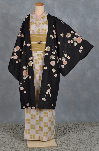 shibuya casual［クリーム色地の幾何学模様］