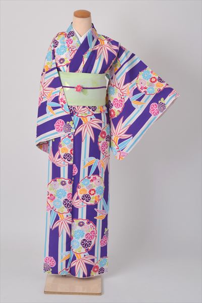 小紋［紫地の雪輪模様］