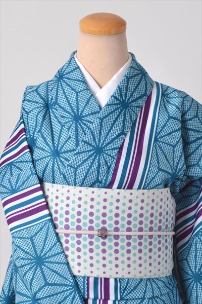 小紋［浅黄色の麻の葉模様］