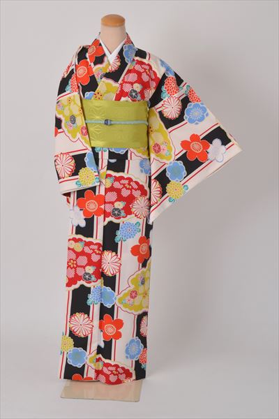 小紋［白地の花模様］