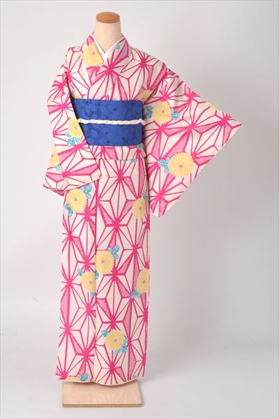 小紋［白地の麻の葉模様］