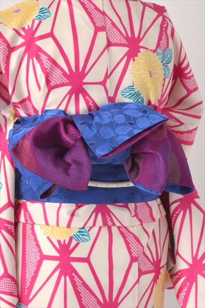 小紋［白地の麻の葉模様］