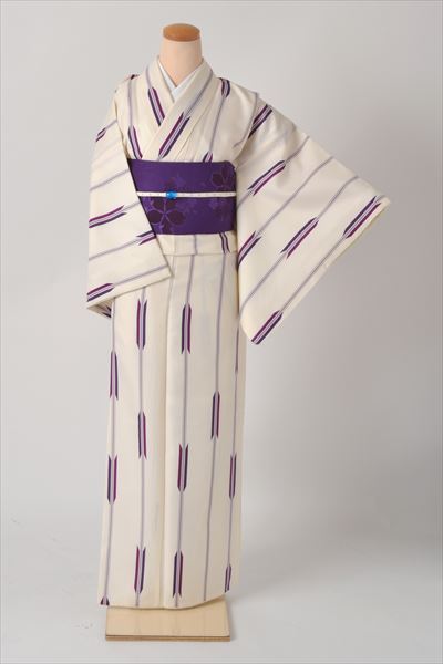 小紋［白地の矢絣模様］