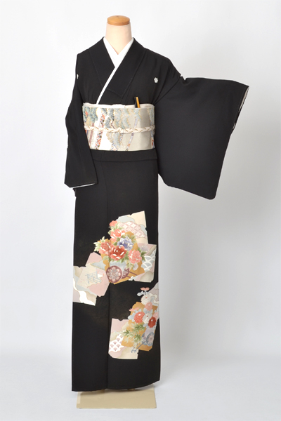 黒留袖[色紙ちらし・花車]