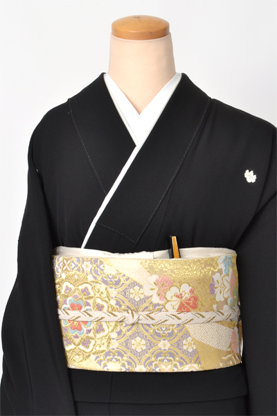 黒留袖[花・宝づくし]