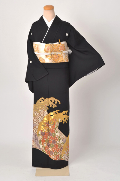 黒留袖[亀甲波頭模様]