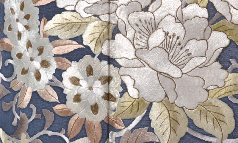 黒留袖[牡丹唐草模様]