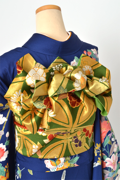 単衣振袖［紺地の百合模様］