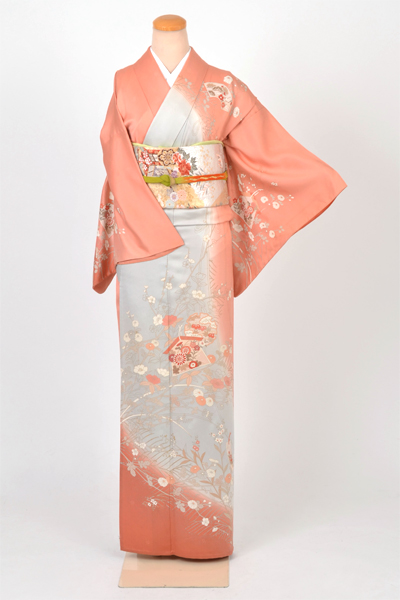 単衣訪問着［洗い朱色の絵馬模様］